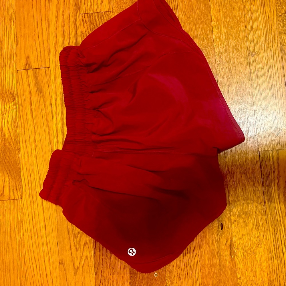 Six 6 Lululemon Hottie Hot shorts 2.5                            Good condition!